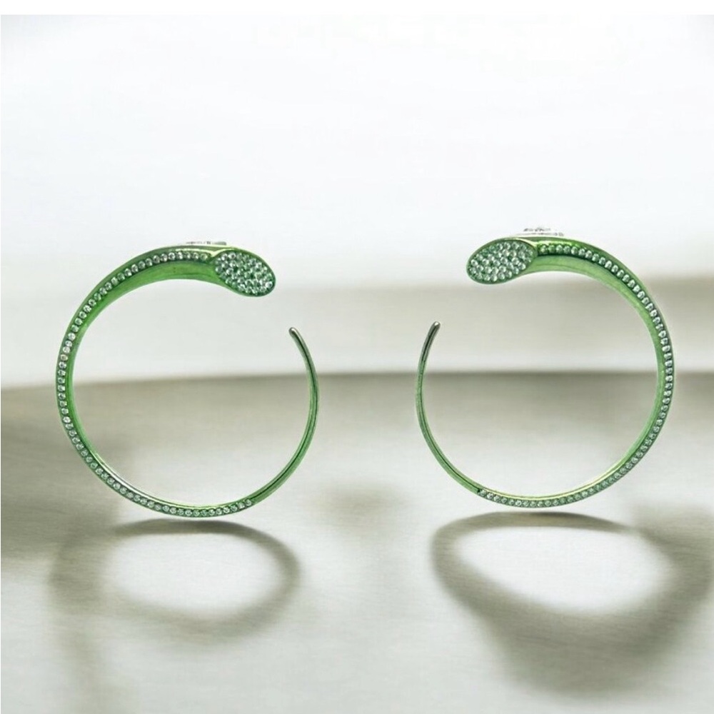 👑💥 Sterling Silver Green Hoop Earrings adorned with CZ gemstones.